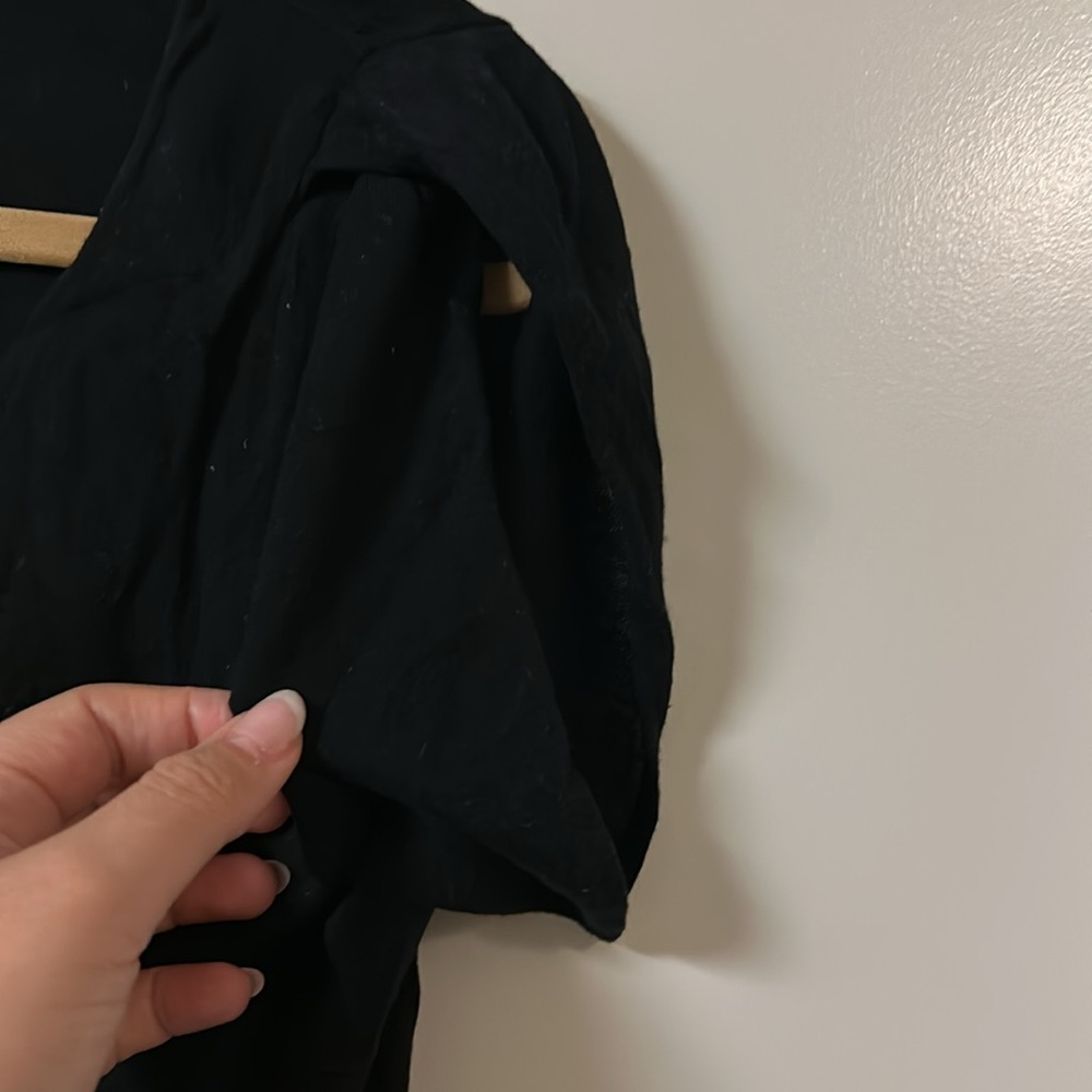 Cropped black top with linen blend - Picture 3 of 4